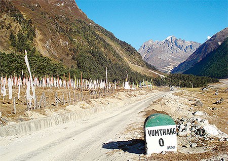 Yumthang Gurudongmar Tour 3N 4D